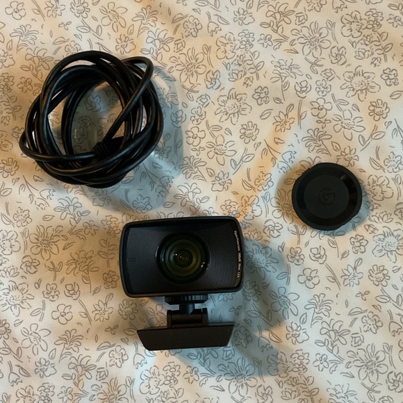 elgato Other - Elgato Facecam Full HD 1080 Webcam for Video Conferencing, Gaming, and Streaming